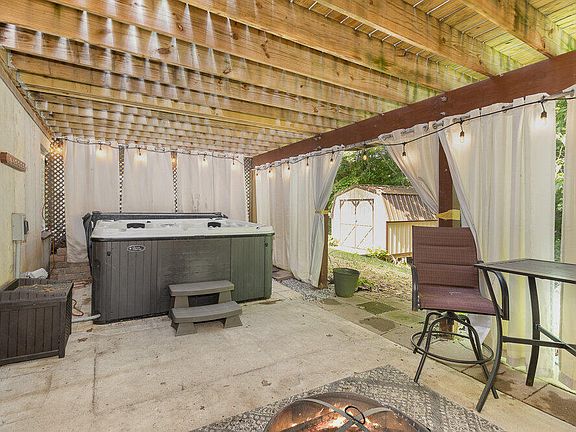 5th image of 782 Ackerly Dr