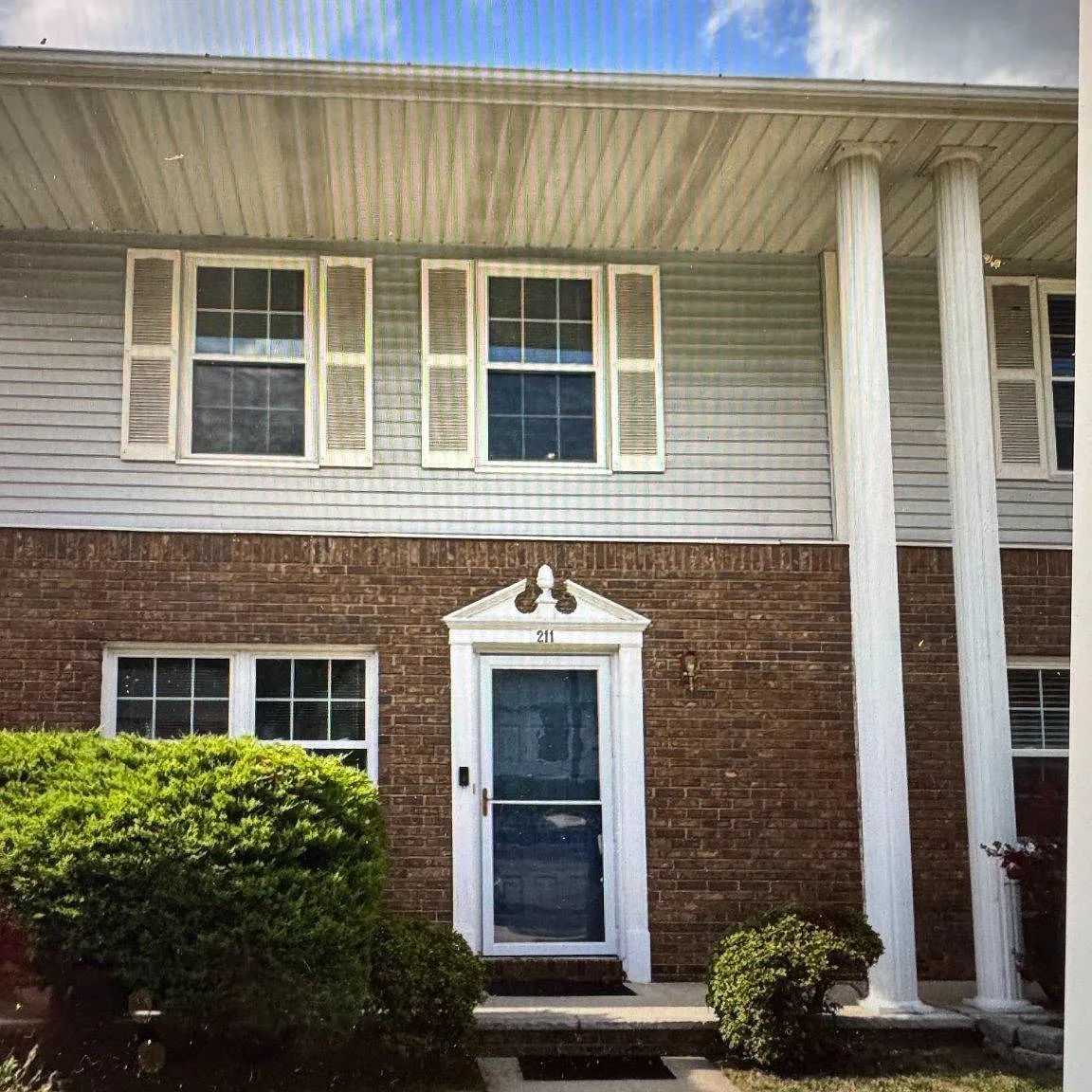 3 bed, 1.5 bath, 1560 sqft, $2,550 — Photo 1