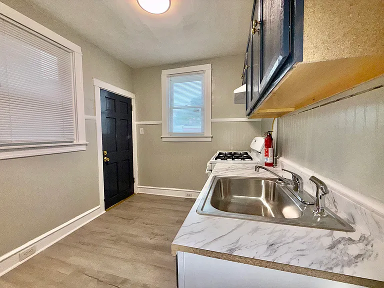2121 Anchor St — Photo 15