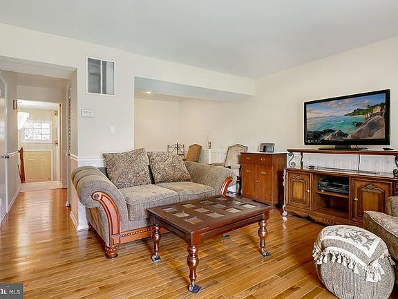 5th image of 5217 Harbor Court Dr