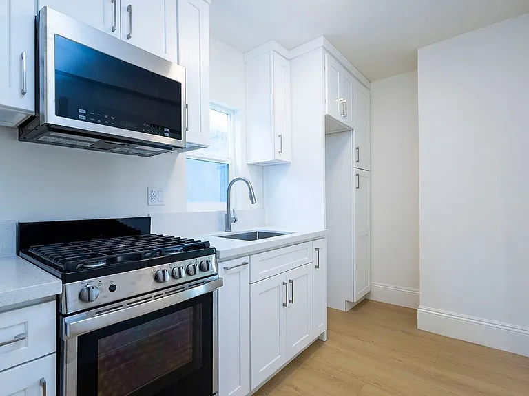 914 E Martin Luther King Jr Blvd #914.5 — Photo 4