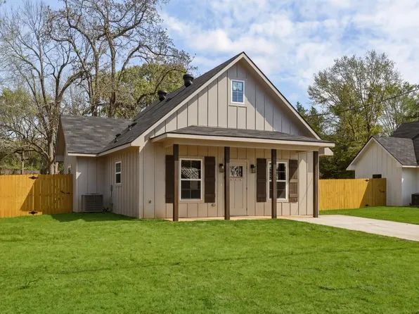 2656 Hendricks St, Gladewater, TX 75647