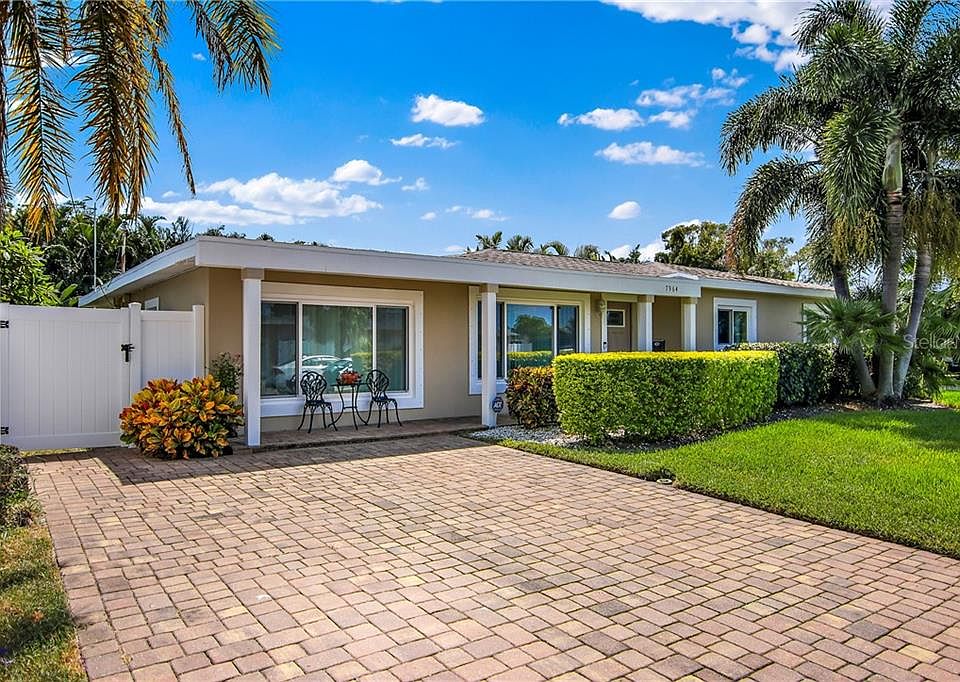1st image of 7964 Causeway Blvd N