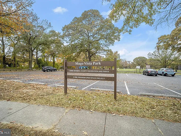466 Manor Rd — Photo 48
