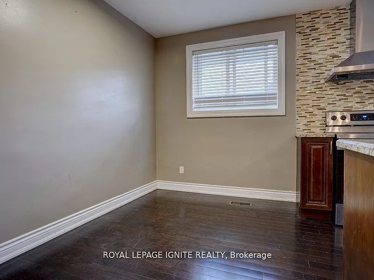 53 Sundance Cres #MAIN FL — Photo 10