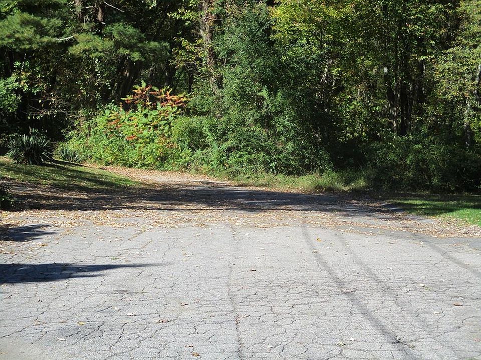 2nd image of 0 Sinnott St