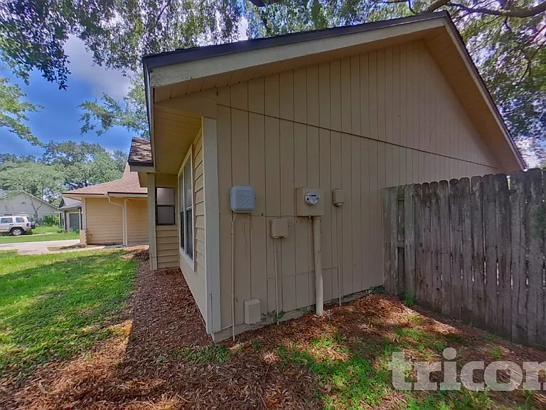 7943 Longshadow Ct — Photo 19