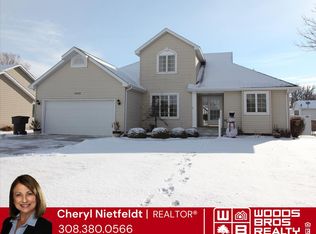 2529 Mill River Rd, Grand Island, NE 68801