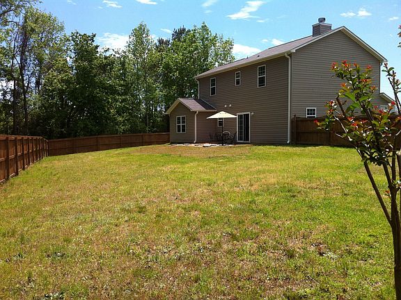 Huge .9143 acre privacy-fenced in lot