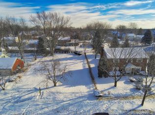 1052 Douglas Ave, Naperville, IL 60540