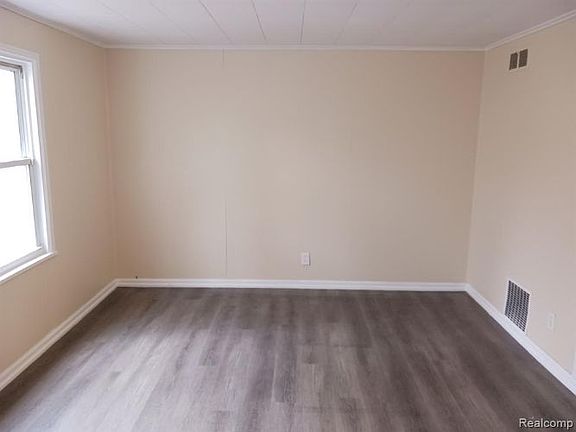5th image of 2265 Delton Ct
