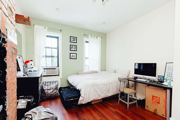 Rented by Nooklyn NYC LLC | media 51