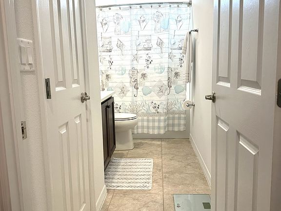 Guest Bath (2nd Room)