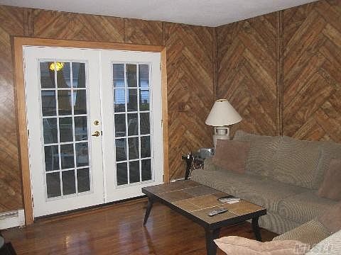 3rd image of 220 Estelle Ave