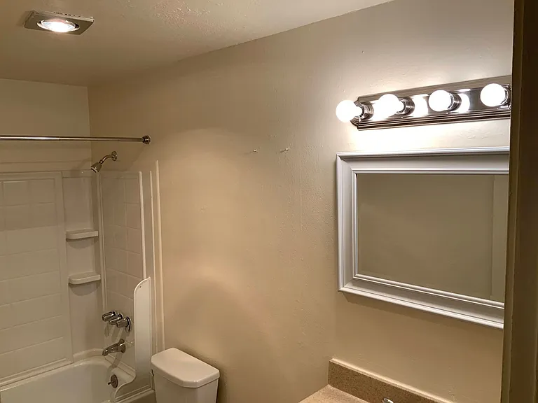 2145 Hawkins Ln — Photo 16