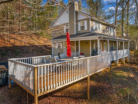 3rd image of 2133 Duck Pond Ln