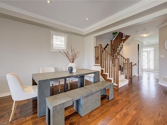 5th image of 19 Shoreacres Dr