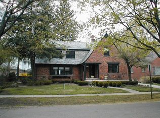 25831 Salem Rd, Huntington Woods, MI 48070