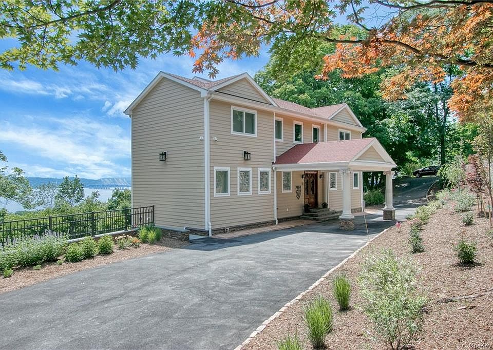 1st image of 20 Terrace Dr