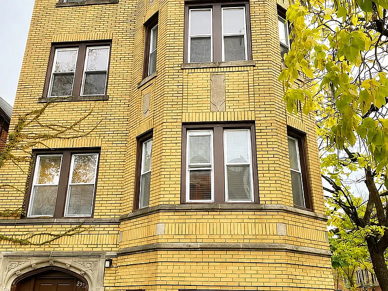 1115 N Rockwell St #1 — Photo 10