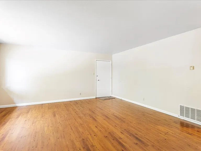 2120 San Antonio Ave #E — Photo 5