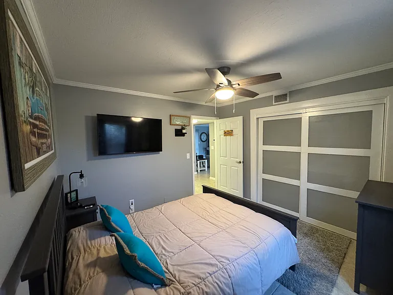 22 Comares Ave #2B — Photo 13