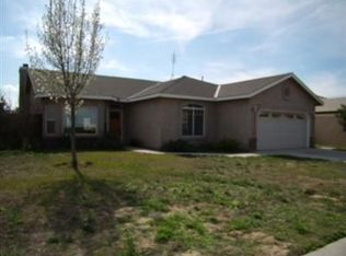 1090 Howard St, Kingsburg, CA 93631