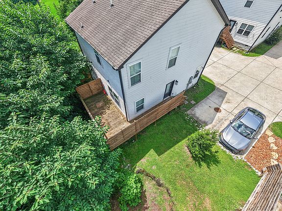 4th image of 1904B 3rd Ave N