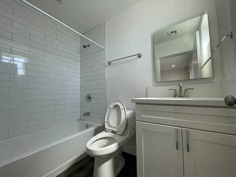 1640 1/2 N Soto St #1640 — Photo 10