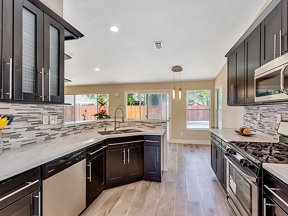 4th image of 8146 Rockbury Way