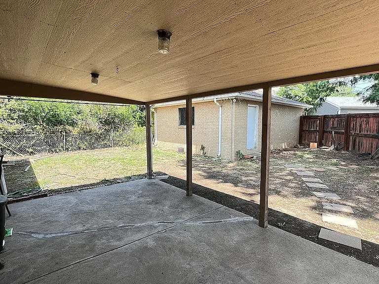 2225 W Ohio Ave — Photo 22