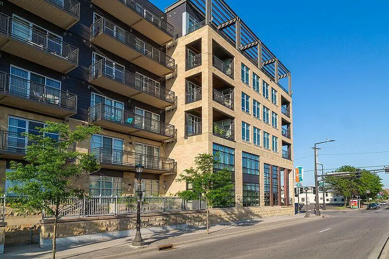 Building Photo 5