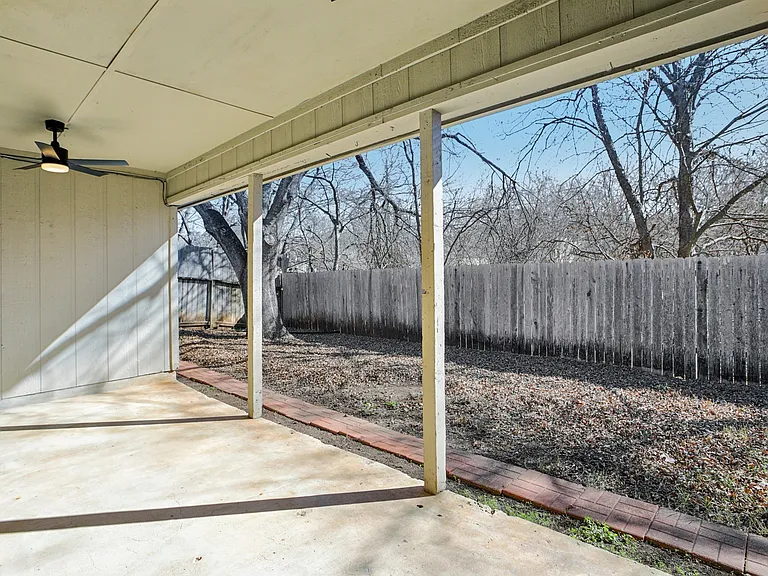 9729 Meadowheath Dr — Photo 20