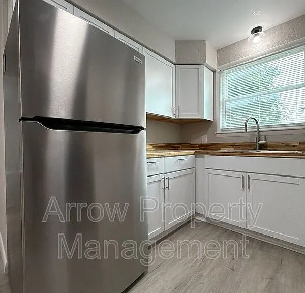 704 N 26th St #1 — Photo 2