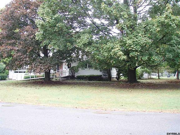 3rd image of 24 Plaid Pl