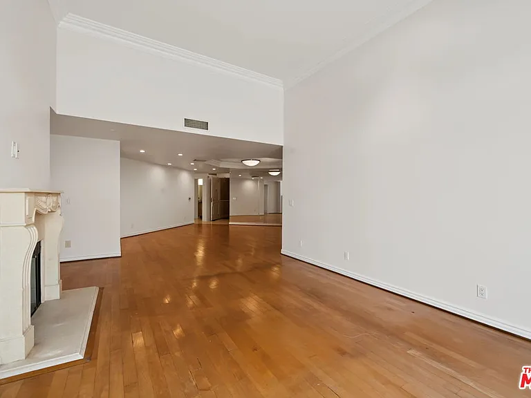 430 N Oakhurst Dr #Penthouse 406 — Photo 15
