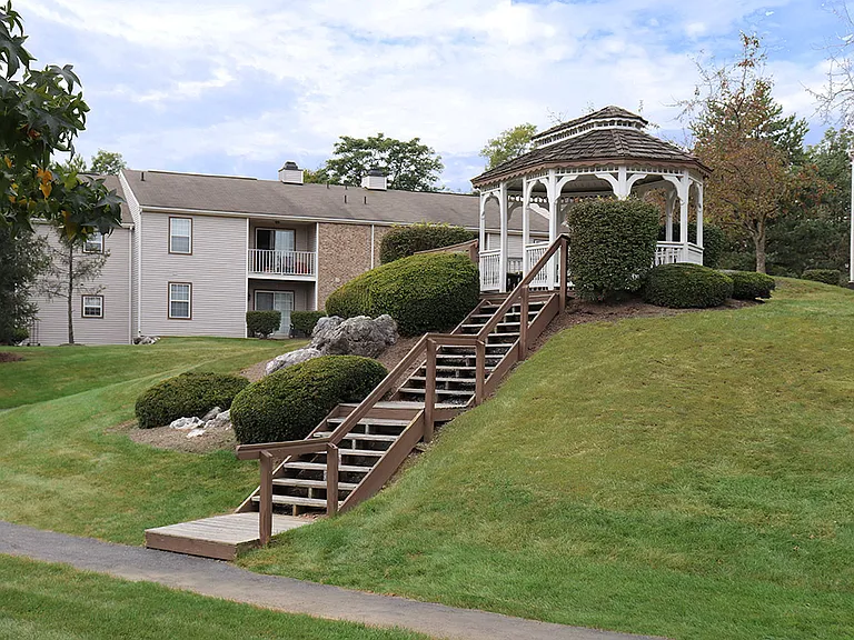 Hamilton Park Apartments — Photo 8