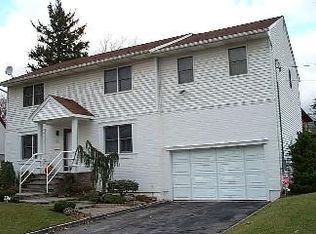 326 Westwood Rd, Woodmere, NY 11598