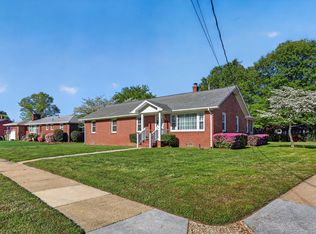 235 E McGinnis Cir, Norfolk, VA 23502