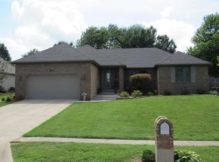 5083 S Wanda Gray Ave, Springfield, MO 65810