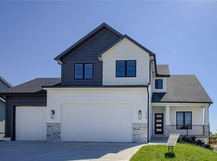 1829 Green Meadow Dr, Liberty, MO 64068