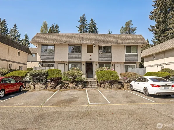 6107 204th Street SW #D2, Lynnwood, WA 98036