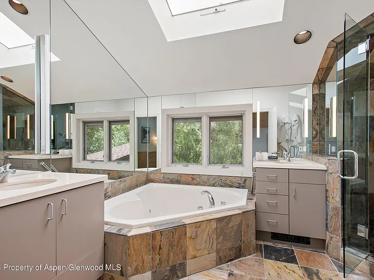 314 Mountain Laurel Dr — Photo 18