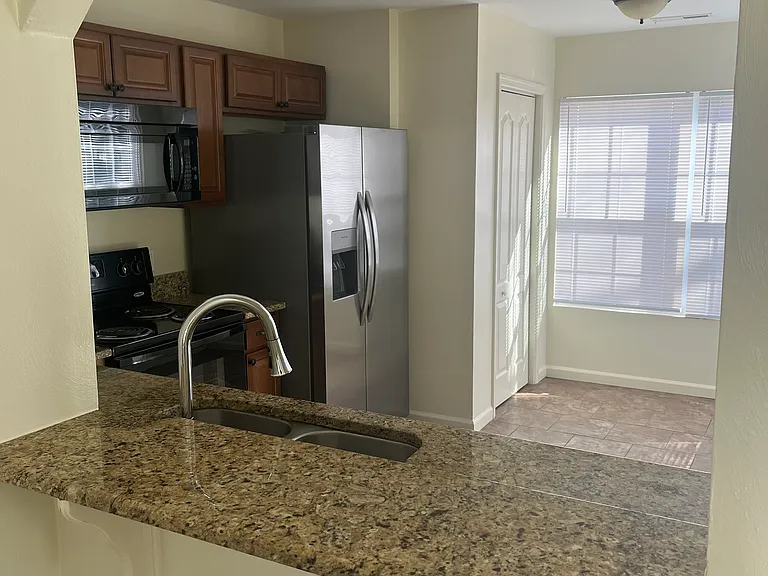 228 Abingdon Cir — Photo 12