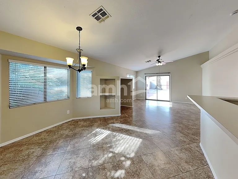 9029 W Avalon Dr — Photo 5