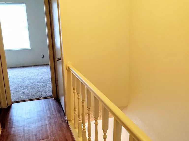 606 W Collins St — Photo 11