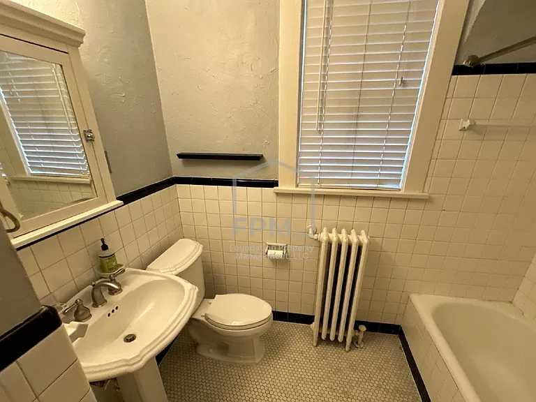 954 Sheridan St — Photo 13