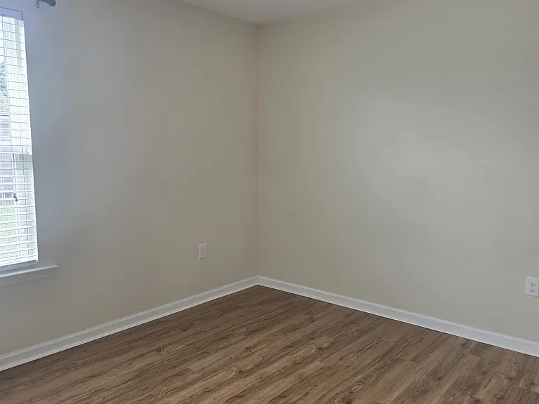1328 Valor Rd — Photo 21