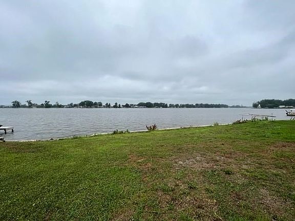 5th image of 304 Lake Shore Dr