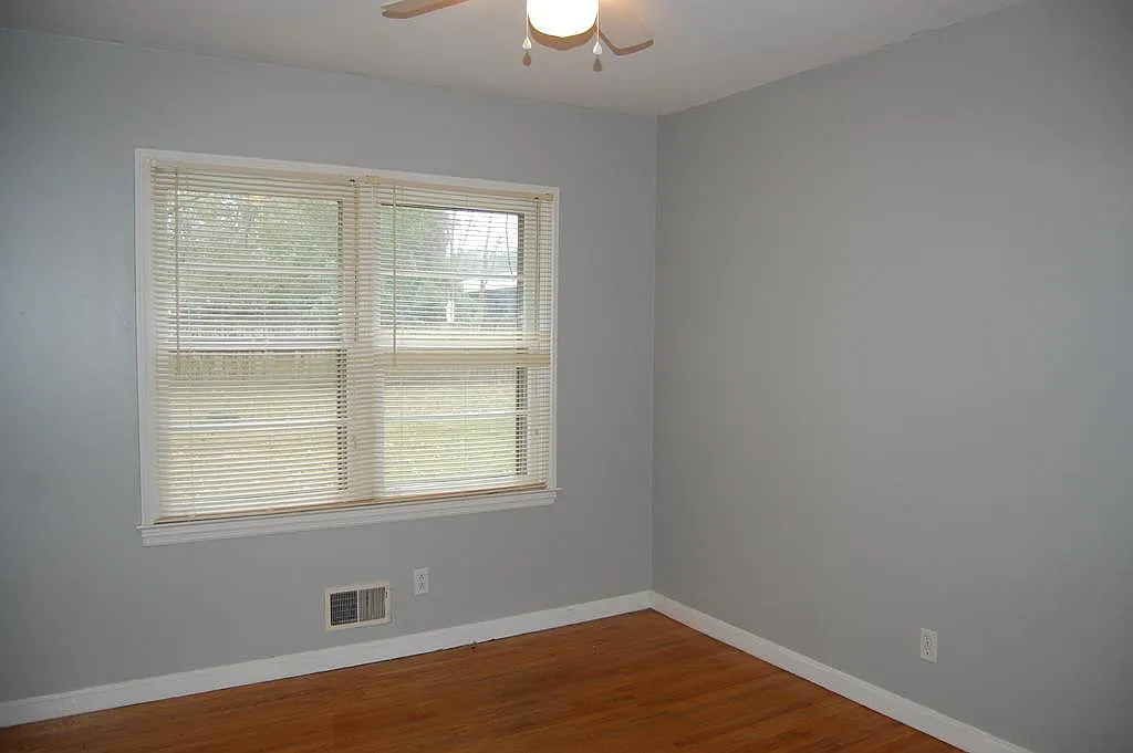 3 bed, 1.5 bath, 1476 sqft, $1,400 — Photo 4